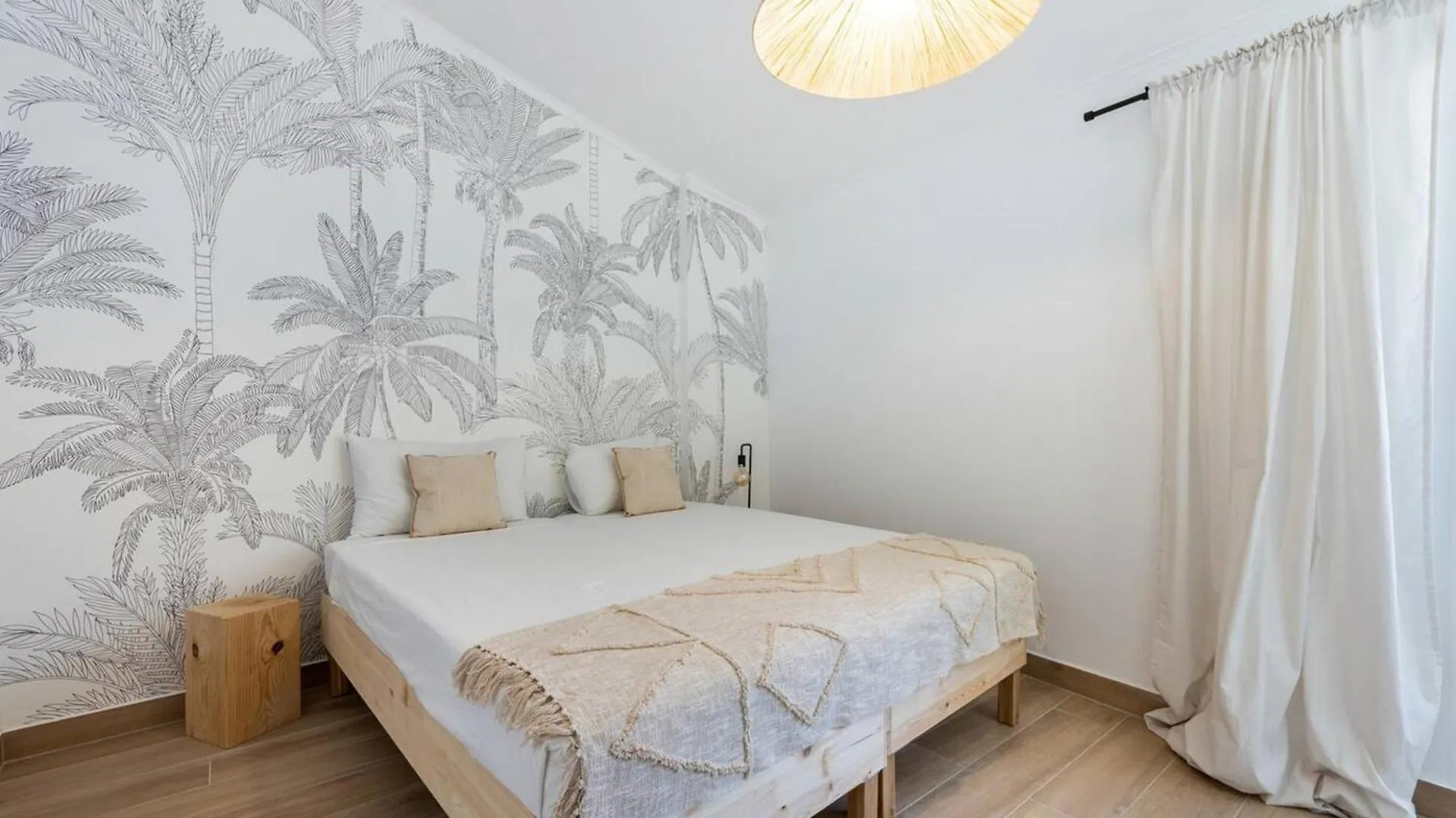 The Sunset Apartment 塔维拉